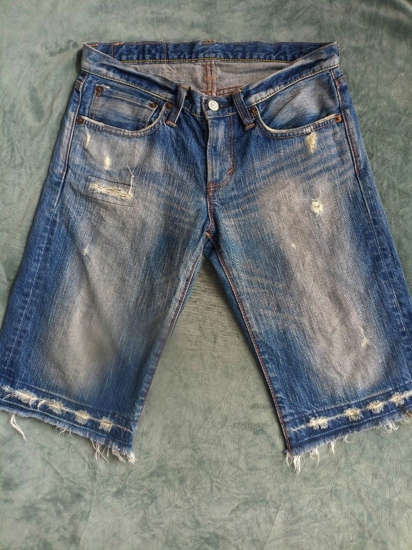 Edwin Japan Shorts (Category: Shorts) located in Rizal. Submitted by daddyjayofficialph (Listing ID 1452888958, Image 1). Description: Size in inches. Waist- 30. Lenght- 21. Leg opening- 9..