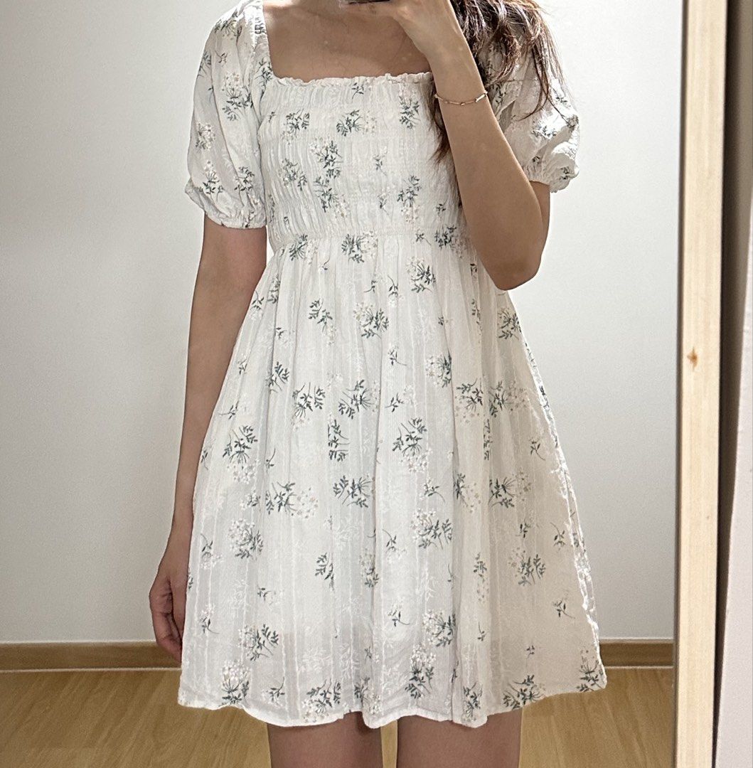 Fayth (Category: Dresses) located in Singapore. Submitted by miaomiao.j (Listing ID 1453005253, Image 3). Description: Worn less than 5 times Price include courier Has pockets .