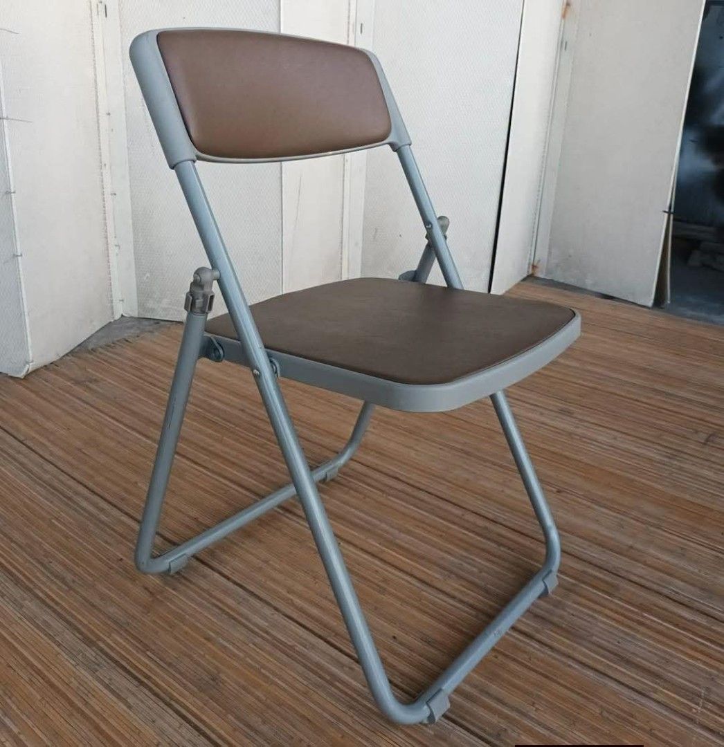 Folding Chair (Category: Chairs) located in Meycauayan. Submitted by marygracecasimiro (Listing ID 1452893955, Image 3). Description: Tokio Heavy Duty Folding Chair Price: 1500 L17.5 x W18.5 x H17/30 In good condition💛💛.