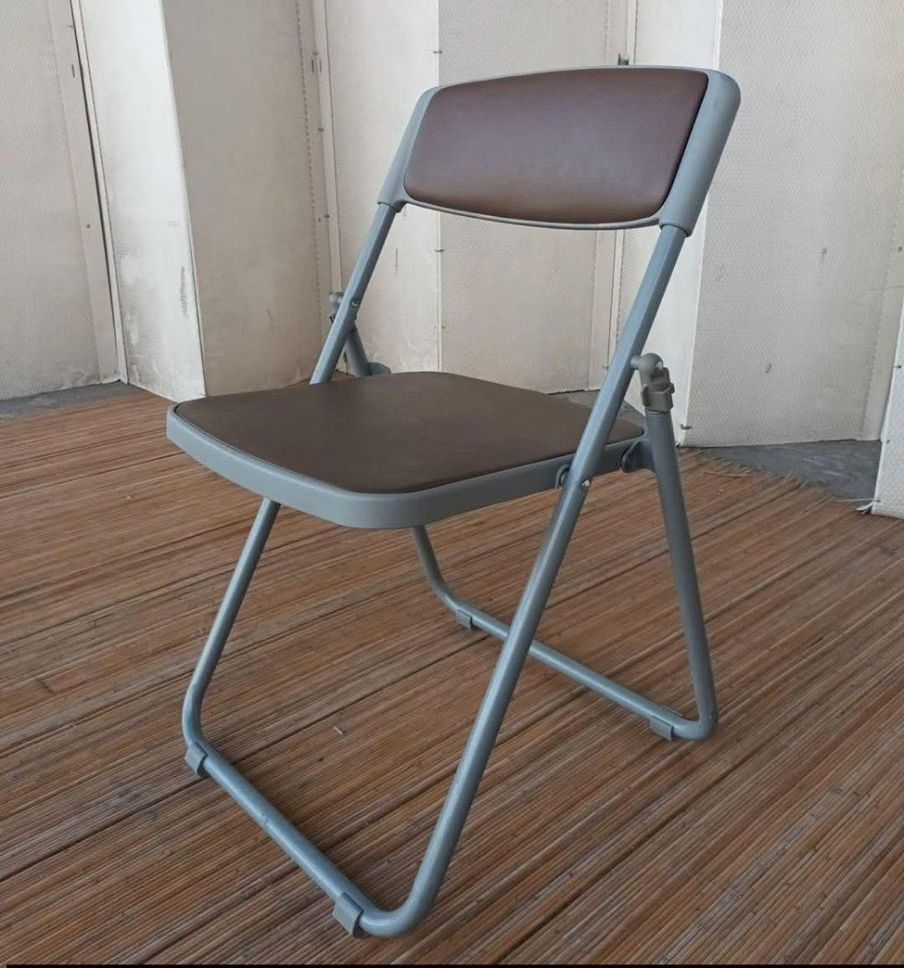 Folding Chair (Category: Chairs) located in Meycauayan. Submitted by marygracecasimiro (Listing ID 1452893955, Image 2). Description: Tokio Heavy Duty Folding Chair Price: 1500 L17.5 x W18.5 x H17/30 In good condition💛💛.