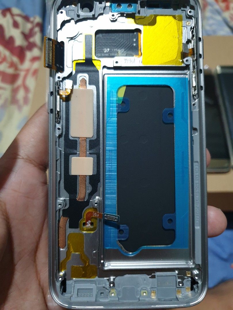 For sale as pack Samsung LCD (Category: Other Mobile & Gadget Accessories) located in Las Pinas. Submitted by luciprens (Listing ID 1453037162, Image 2). Description: For sale as pack Samsung LCD. Buy at your own risk. Issue: Untested. Price: 400 for pick up only. Location: TS Cruz Subdivision Almanza Dos Las Piñas City. Payment G-Cash.