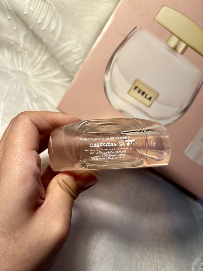 Furla Autentica Eau de parfum 100ml Perfume (Category: Fragrance & Deodorants) located in Quezon City. Submitted by _pinkygrace (Listing ID 1452983652, Image 2). Description: A joyful burst of sparkling and juicy notes announces a soft heart of peony and cherry blossoms, wrapped around cashmere woods, patchouli and musk. Rfs: need magbawas perfume :)).