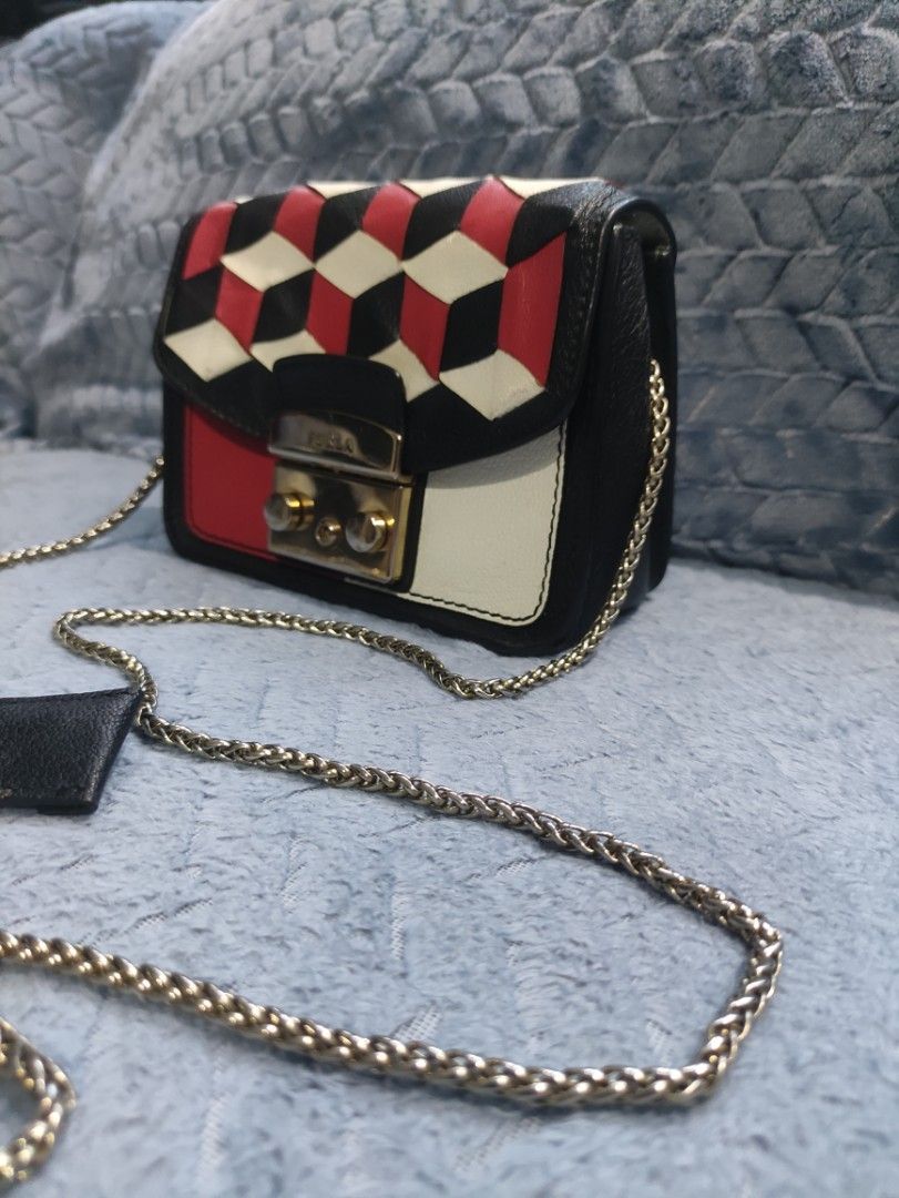 Furla Metropolis Leather Crossbody Bag (Category: Cross-body Bags) located in Cainta. Submitted by luxesparkle (Listing ID 1453006497, Image 3). Description: Furla Metropolis Bag U.S. bought very nice in actual .