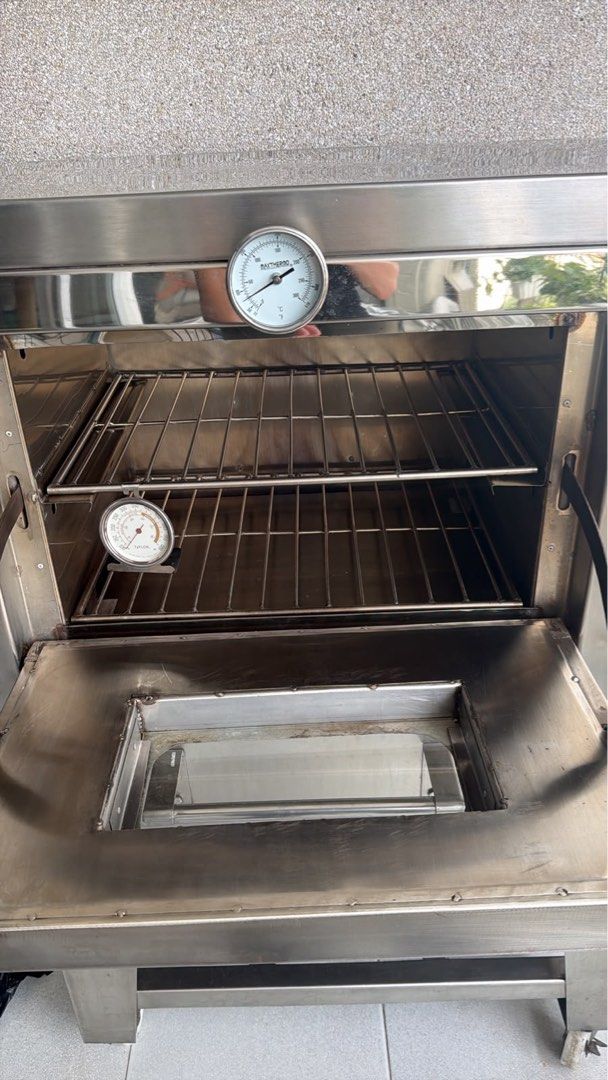 Gas fired stainless steel oven (Category: Ovens & Toasters) located in Mandaluyong City. Submitted by rxysia (Listing ID 1453006105, Image 2). Description: Custom Made and in very good condition - this is great for commercial use, but was previously used at home to make baked goods - bought at ₱75,000 so this is already a good bargain with the current condition it is in. .