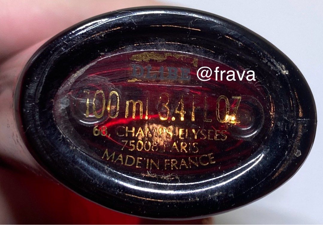 Guerlain Samsara Eau de Parfum 100ml (Category: Fragrance & Deodorants) located in Quezon City. Submitted by frava (Listing ID 1453020239, Image 2). Description: Sprayed around 10x Tester/demo bottle Vintage rare bottle from around the 90s Bought from kk0chpid@ in 🍊 app Send me a message for more pics forgot to take a pic of the back I love how this smells but I never use it 😭 Slightly negotiable MOP: Gcash, Security Bank, GoTyme MOD: SDD (Grab