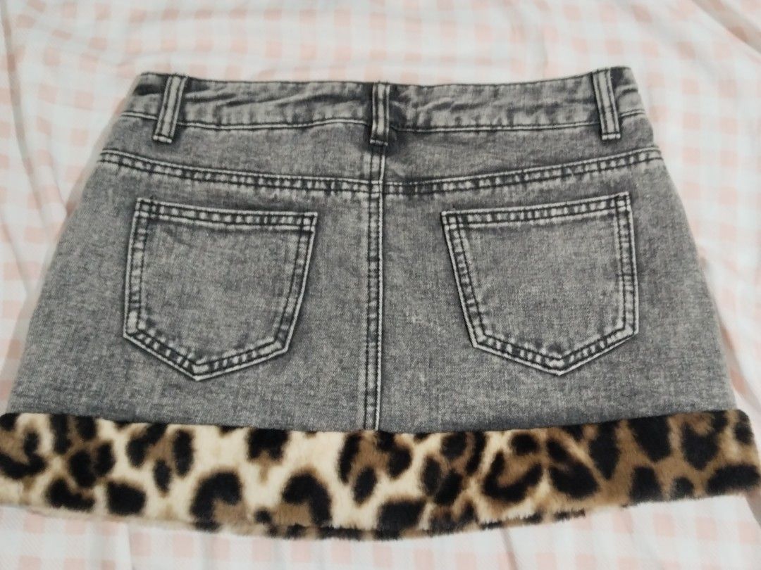 leopard print denim skirt (Category: Skirts) located in General Trias. Submitted by chcopdding (Listing ID 1452980371, Image 2). Description: this is an authentic gyaru brand from japan, still with tag, i only tried it on and unfortunately it didn’t fit me right brand: sureve size: waist 64 | hip 91 on tag length: 30 cm mop: gcash/maribank mod: jnt/lalamove loc: gentri, cavite dm for more details:)).