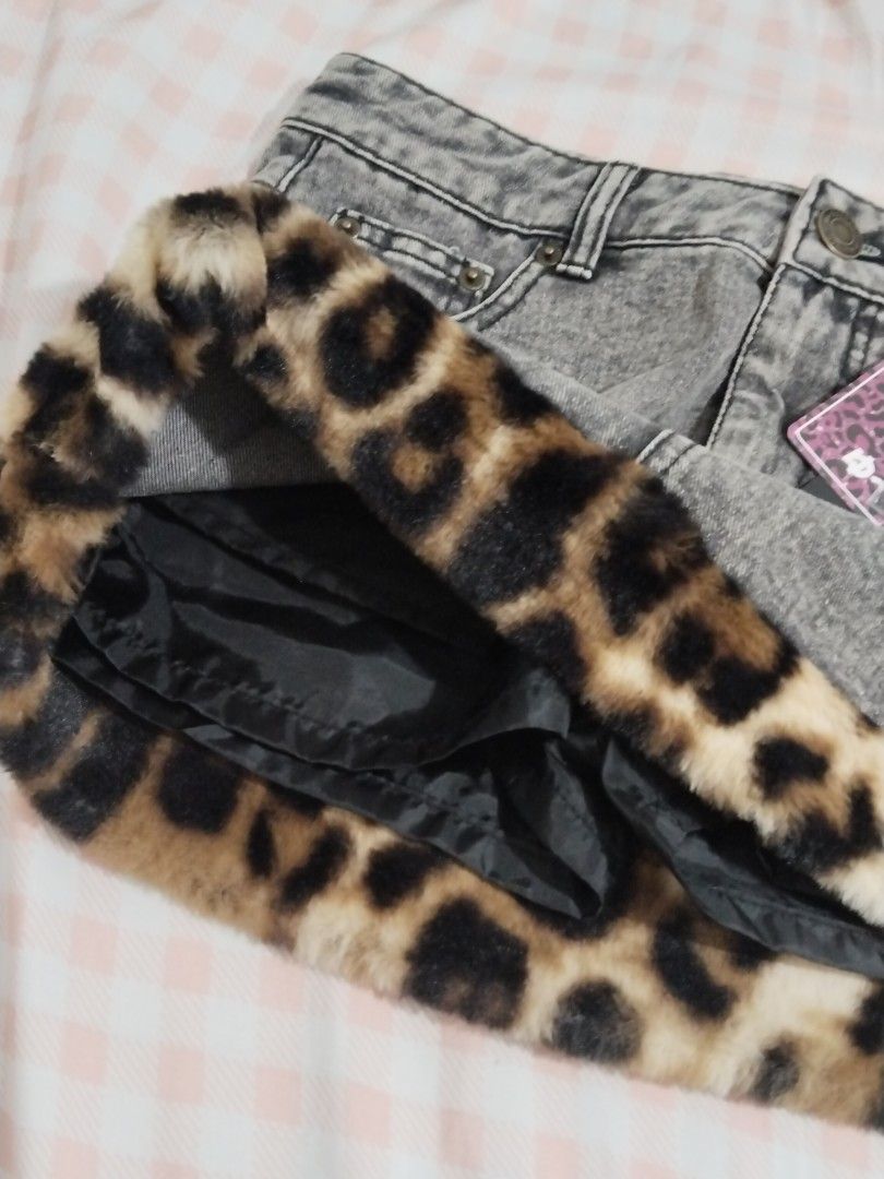 leopard print denim skirt (Category: Skirts) located in General Trias. Submitted by chcopdding (Listing ID 1452980371, Image 3). Description: this is an authentic gyaru brand from japan, still with tag, i only tried it on and unfortunately it didn’t fit me right brand: sureve size: waist 64 | hip 91 on tag length: 30 cm mop: gcash/maribank mod: jnt/lalamove loc: gentri, cavite dm for more details:)).