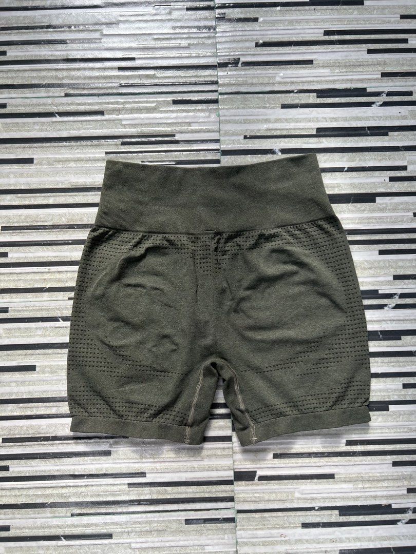 Gymshark vital seamless shorts (Category: Shorts) located in Iba. Submitted by saploot (Listing ID 1453019480, Image 2). Description: Excellent condition No issue Medium to large ko.