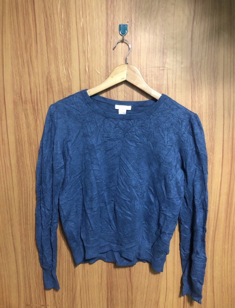 H&M Basic Crew Neck Jumper (Tag: Small ) (Category: Shirts) located in Baguio. Submitted by sharleenjoy_1 (Listing ID 1452886975, Image 2). Description: H&M Basic Crew Neck Jumper Tag: Small See 2nd Photo for the Manual Measurements (Medida) Like New P350.
