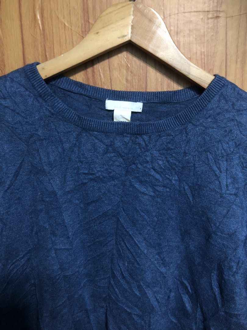 H&M Basic Crew Neck Jumper (Tag: Small ) (Category: Shirts) located in Baguio. Submitted by sharleenjoy_1 (Listing ID 1452886975, Image 3). Description: H&M Basic Crew Neck Jumper Tag: Small See 2nd Photo for the Manual Measurements (Medida) Like New P350.