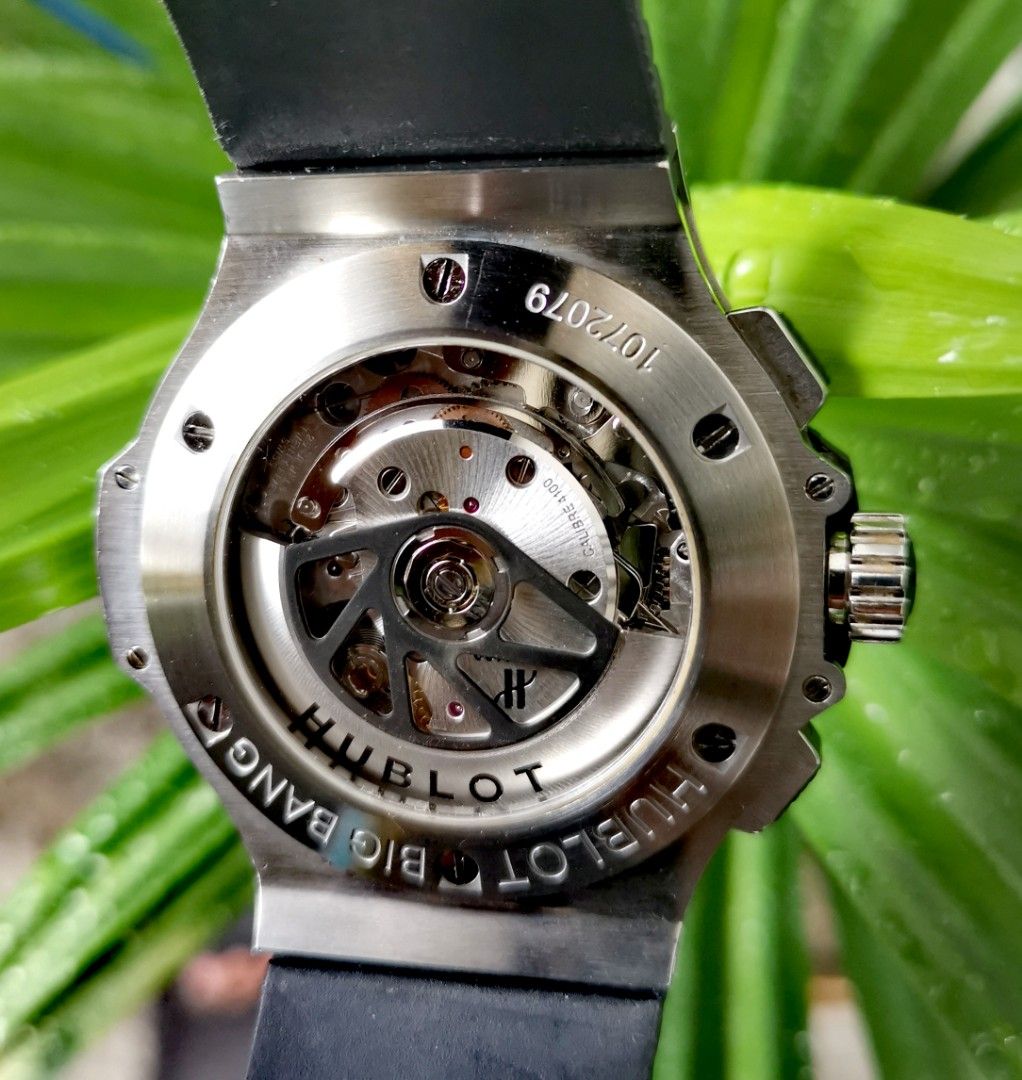 HUBLOT Big Bang Ceramic Bezel 44MM Automatic Chronograph 💯%Authentic (Category: Luxury Watches) located in Mandaluyong City. Submitted by nwatch.ph (Listing ID 1452920016, Image 3). Description: Big Bang Evolution Size 44MM 9/10 Rating Ceramic Bezel Carbon Fiber Dial Sapphire Crystals F& B Automatic Chronograph Swiss Made 💯%Authentic or Money Back Thanks Admin🙏❤️.