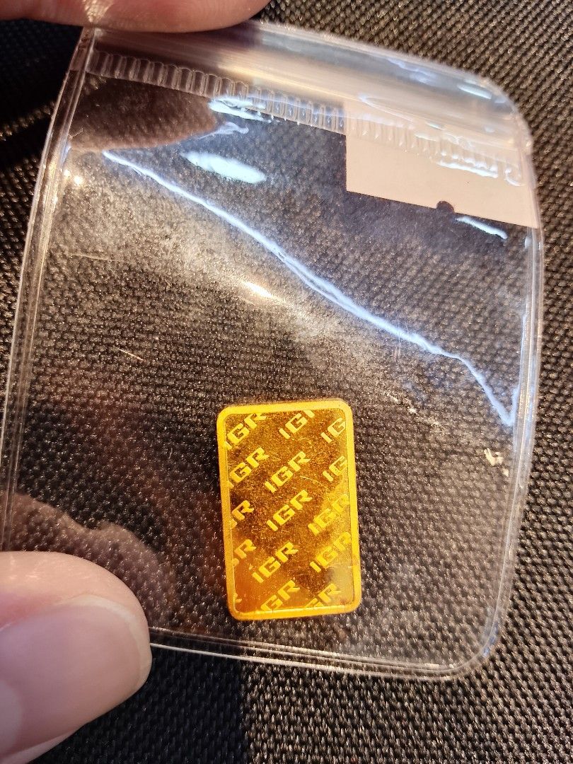 IGR 2.5g Fine Gold 999.9 Bar (Category: Currency) located in Manila. Submitted by trumpisthedevil (Listing ID 1453045313, Image 2). Description: - Authentic IGR 2.5 gram gold bar - Purity: 999.9 fine gold - Comes sealed in protective packaging - Features a visible serial number - Ideal for investment or as a thoughtful gift.