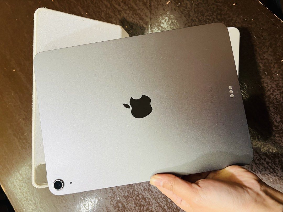 iPad Air M2 256gb + keyboard + cases (Category: iPad) located in Angeles City. Submitted by janelleler28024 (Listing ID 1452898283, Image 3). Description: iPad Air M2 11” 256GB + GOOJODOQ Keyboard Case (Excellent–Mint Condition | Almost Like New) 📅 First Used: February 2025 🔋 Battery Health: 97% ⚡ Apple M2 chip – smooth, fast, and reliable performance Condition: ✅ No issues ✅ Never repaired ✅ Very minimal signs of use ✅ Well maintained and care
