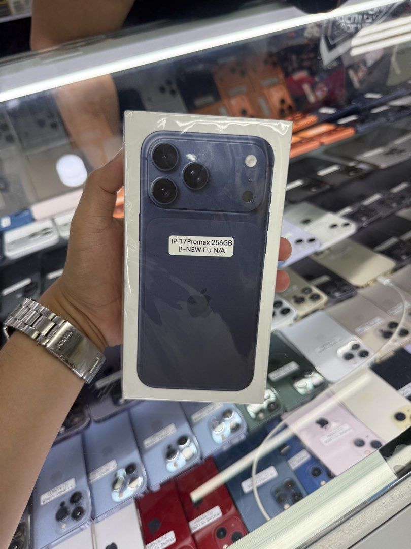 iPhone 17 Pro Max 256GB Openline Brand New Sealed (Category: iPhone 17 Series) located in San Juan City. Submitted by Khalidmgdla08 (Listing ID 1452934858, Image 1). Description: FOR SALE | TRADE/SWAP Price: 78,500 On hand: iPhone 17 Pro Max✔️ 256GB ✔️ OPENLINE ✔️ 100% Batt health ✔️ BRAND NEW ✔️ 100% Original ✔️ 100% Makinis ✔️ 100% Smooth ✔️ NOT REFURB ✔️ NO HIDDEN ISSUES ✔️ NEVER BEEN REPAIRED ✔️ TEST TO SAWA✔️ FREE 3-UTOOLS ✔️ ANY MODEL OF IP