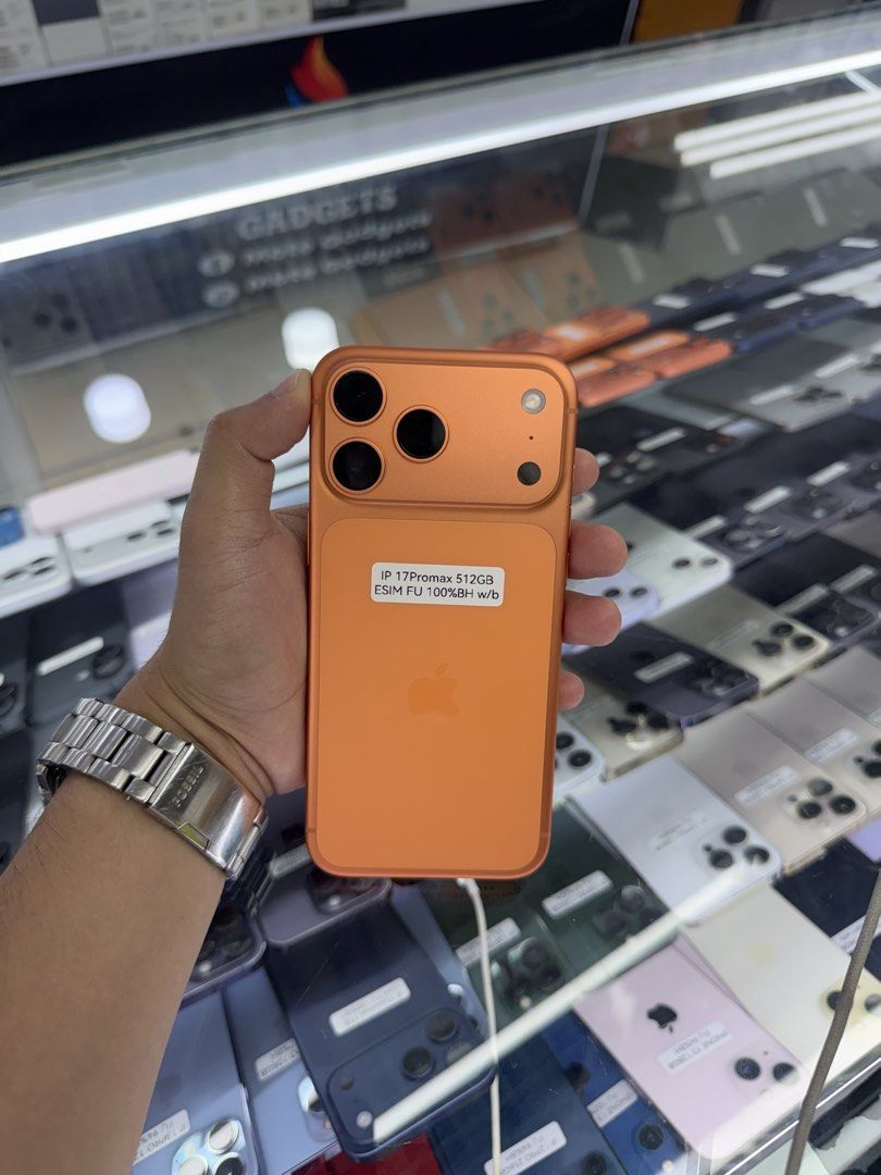 iPhone 17 Pro Max 512GB E-SIM Openline 100% Battery Health (Category: iPhone 17 Series) located in San Juan City. Submitted by Khalidmgdla08 (Listing ID 1452937709, Image 1). Description: FOR SALE | TRADE/SWAP Price: 74,500 On hand: iPhone 17 Pro Max✔️ 512GB ✔️ E-SIM OPENLINE ✔️ 100% Batt health ✔️ 100% Original ✔️ 99% Makinis ✔️ 99% Smooth ✔️ NOT REFURB ✔️ NO HIDDEN ISSUES ✔️ NEVER BEEN REPAIRED ✔️ TEST TO SAWA✔️ FREE 3-UTOOLS ✔️ ANY MODEL OF IP