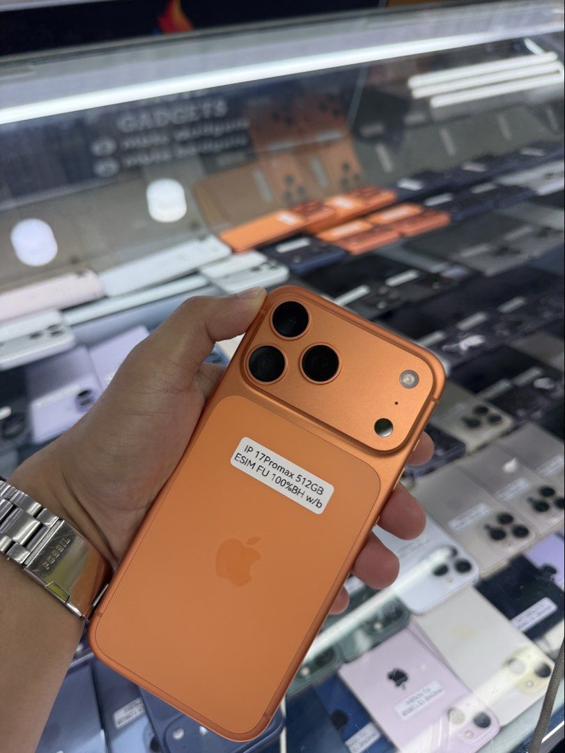 iPhone 17 Pro Max 512GB E-SIM Openline 100% Battery Health (Category: iPhone 17 Series) located in San Juan City. Submitted by Khalidmgdla08 (Listing ID 1452937709, Image 2). Description: FOR SALE | TRADE/SWAP Price: 74,500 On hand: iPhone 17 Pro Max✔️ 512GB ✔️ E-SIM OPENLINE ✔️ 100% Batt health ✔️ 100% Original ✔️ 99% Makinis ✔️ 99% Smooth ✔️ NOT REFURB ✔️ NO HIDDEN ISSUES ✔️ NEVER BEEN REPAIRED ✔️ TEST TO SAWA✔️ FREE 3-UTOOLS ✔️ ANY MODEL OF IP