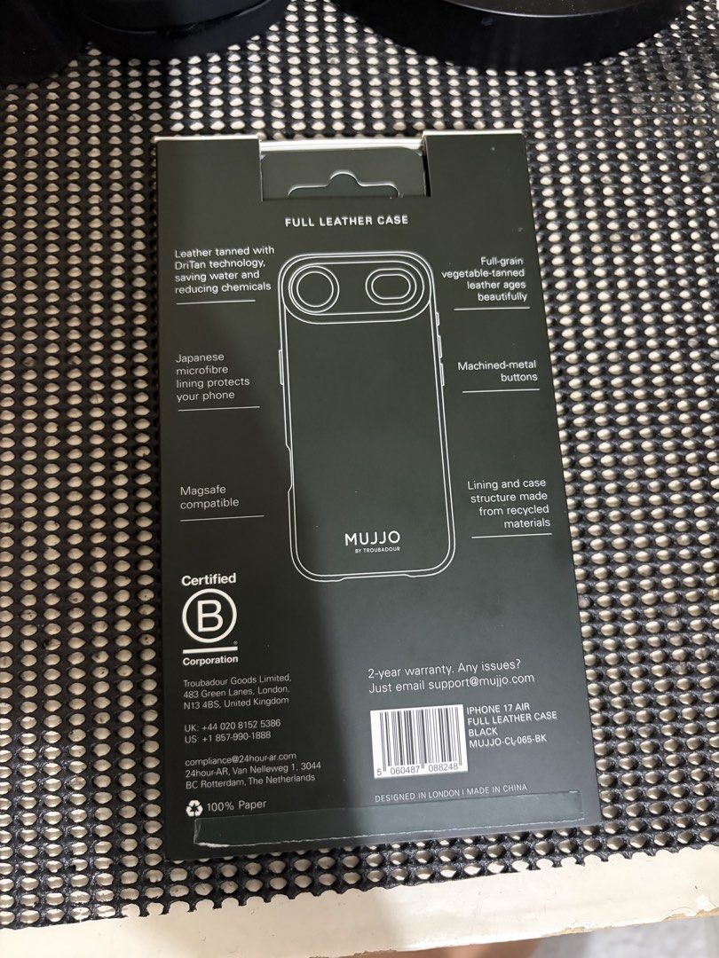 Iphone air Mujjo full leather case (Category: Cases & Sleeves) located in Angeles City. Submitted by cross_items09 (Listing ID 1452884857, Image 2). Description: Brandnew Srp 3250 Selling for 2500 shipped Rfs- back to samsung .