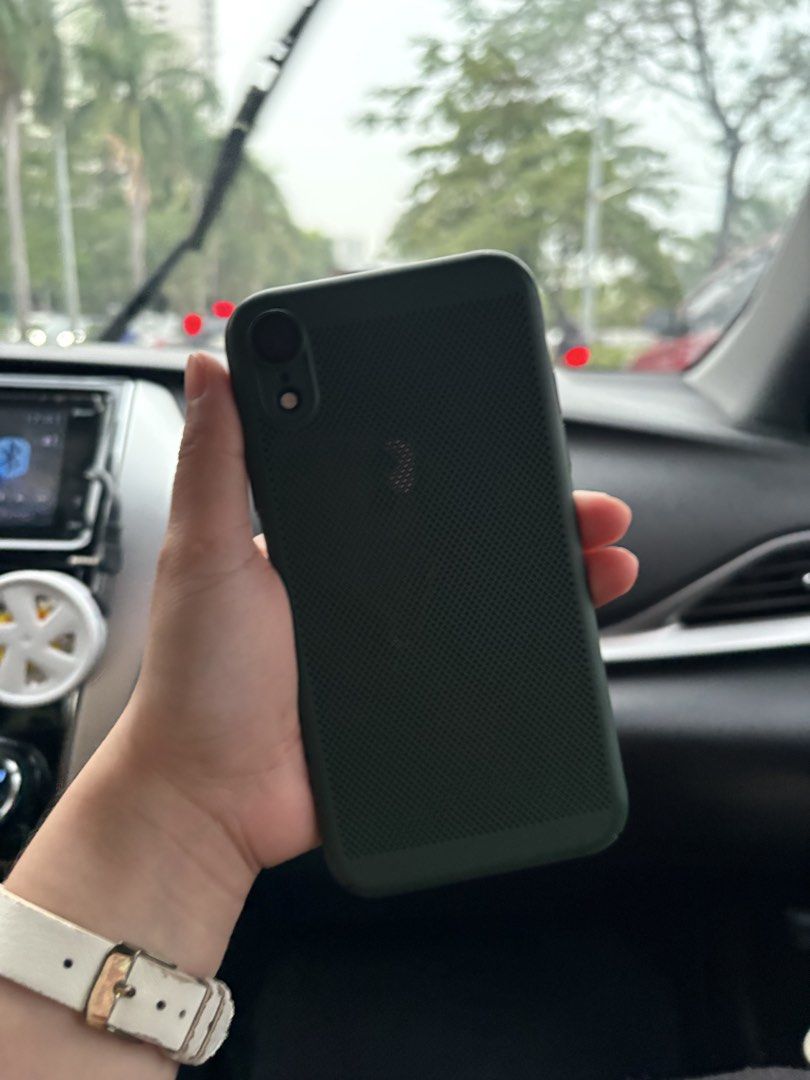 Iphone XR 64gb (Category: iPhone X Series) located in Manila. Submitted by babyjemmi (Listing ID 1452968622, Image 2). Description: Iphone XR 64gb 100% battery health (replaced battery) With cord charger (no adapter) Phone case No issues Black 7500 Location: Valley Golf Cainta Rizal.