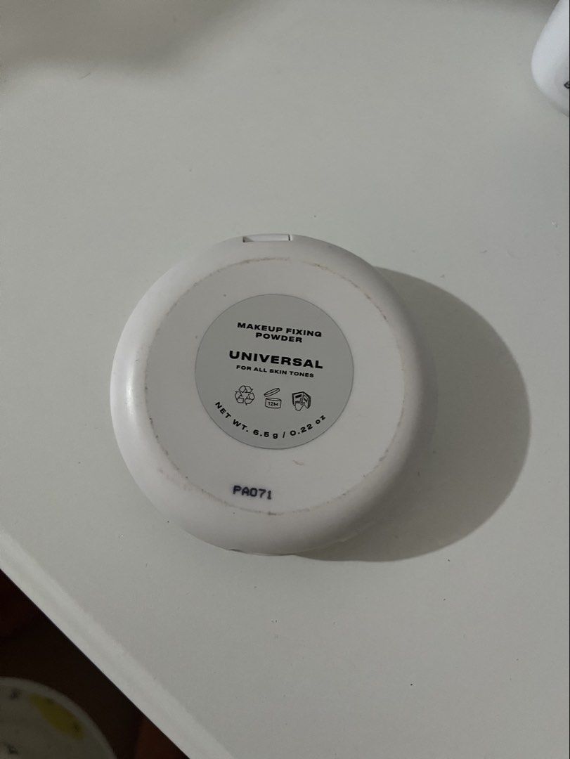 Issy Universal Fixing Powder (Category: Makeup) located in San Pedro. Submitted by adicarteu_ (Listing ID 1453014683, Image 2). Description: Issy Makeup Universal Fixing Powder MOP: GCash, MariBank.