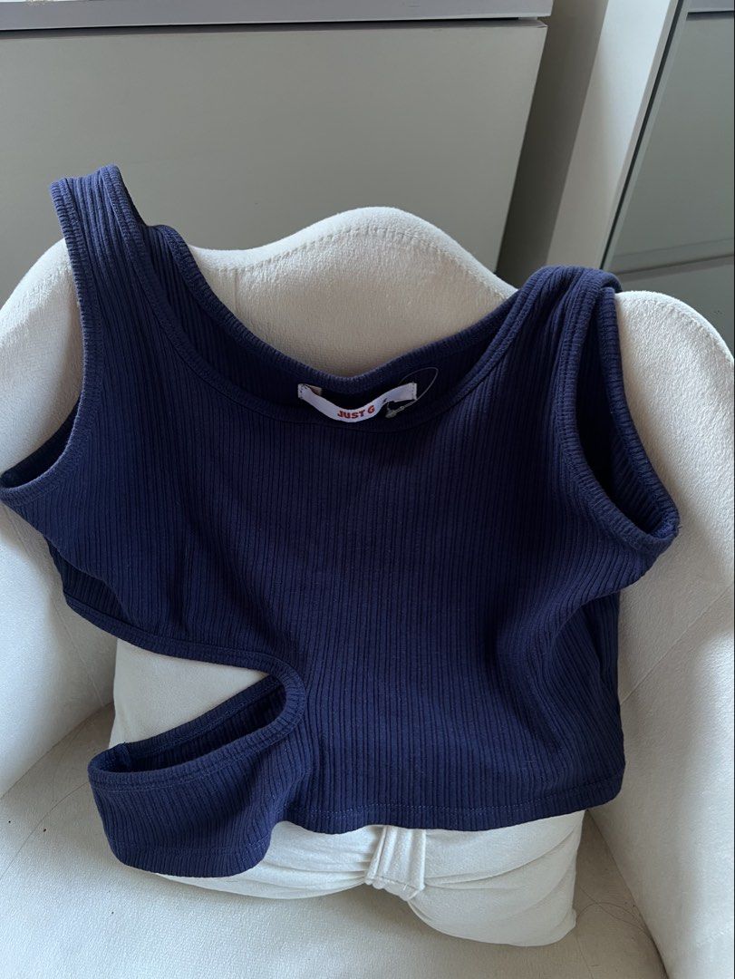 JUST G Ribbed Cut Out Crop Top (Category: Sleeveless) located in Las Pinas. Submitted by reiclutter (Listing ID 1452913285, Image 1). Description: - JUST G Navy blue ribbed crop top.