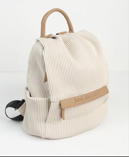 （分類：）位於 。 由 stiloch 提交（商品編號 1453012206，圖片 1）。簡介： 。