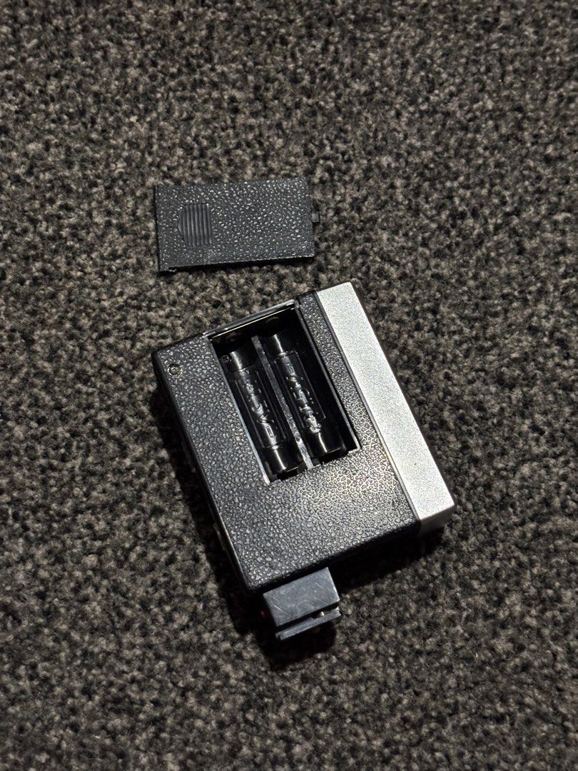 Kako Vintage Flash (Category: Flashes) located in Bulacan. Submitted by thriftstarph (Listing ID 1452996421, Image 3). Description: PLEASE READ THE DESCRIPTION BELOW‼️ Japanese Vintage Flash Double AA+ Battery Good Working Unknown size No Box No Issue.