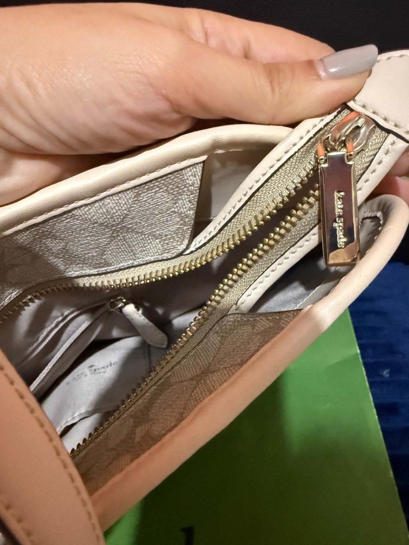 Kate Spade Shoulder bag (Category: Shoulder Bags) located in Cabanatuan. Submitted by hellorhea (Listing ID 1452941301, Image 3). Description: Large size. With paper bag, no dustbag. .