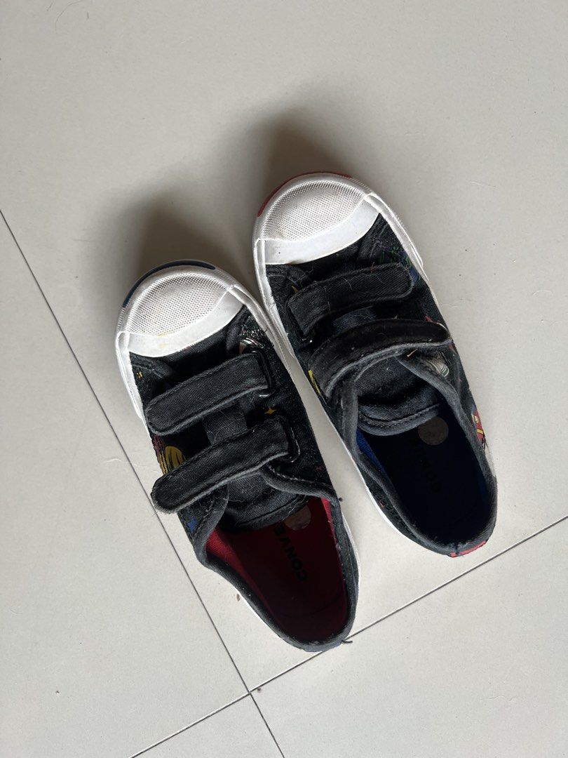 Kids - boy shoes Nike Converse DC (Category: Babies & Kids Fashion) located in Manila. Submitted by nihanna8 (Listing ID 1452911486, Image 1). Description: All shoes are in 17cm size insole DC shoes - like new 450 Nike & converse are lightly used 300 each.