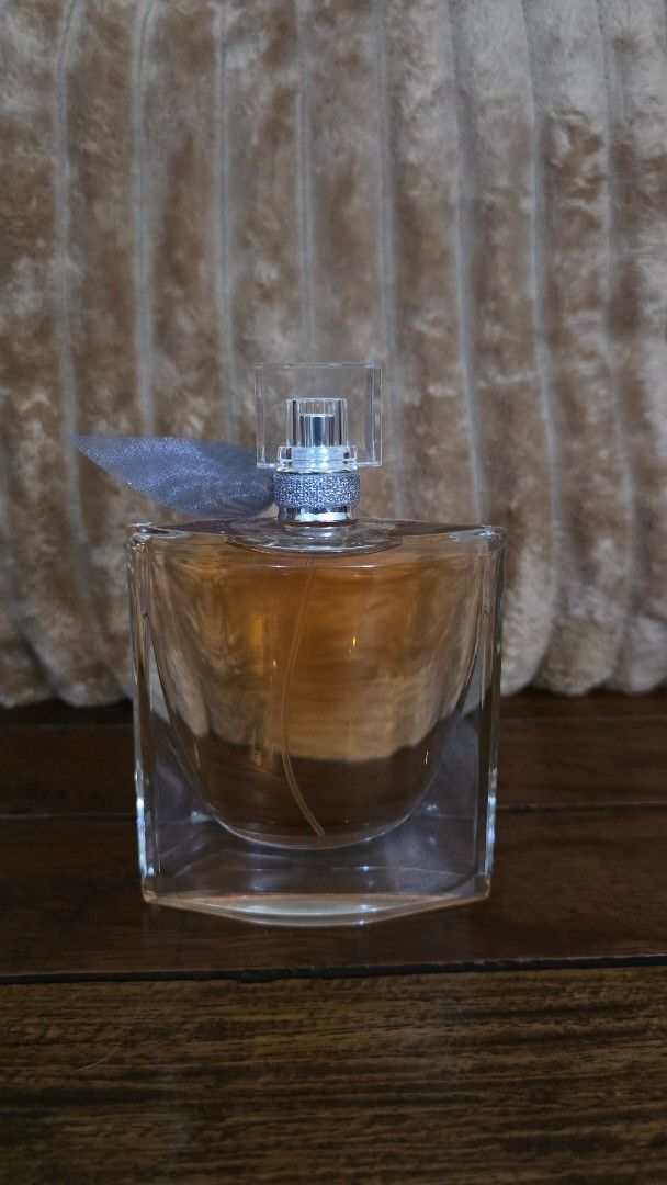 Lancome La Vie Est Belle 100ml (Category: Fragrance & Deodorants) located in Makati City. Submitted by magsff (Listing ID 1453047581, Image 2). Description: • 100ml bottle • Never been used (brand new) • No longer with original box • Authentic Lancôme fragrance • Beautiful floral gourmand scent with sweet and earthy notes • A timeless, elegant fragrance that's perfect for everyday wear or special occasions • Fragrance Family: Floral • Scent Profi