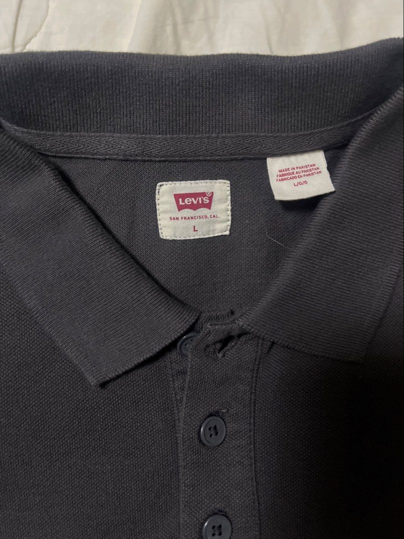 Levis (Category: Tshirts & Polo Shirts) located in Lutong. Submitted by trblsell (Listing ID 1452899056, Image 3). Description: P21 L28 Condition 10/10 .