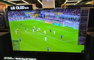 （分類：）位於 。 由 8k.tv 提交（商品編號 1453033434，圖片 1）。簡介： 。