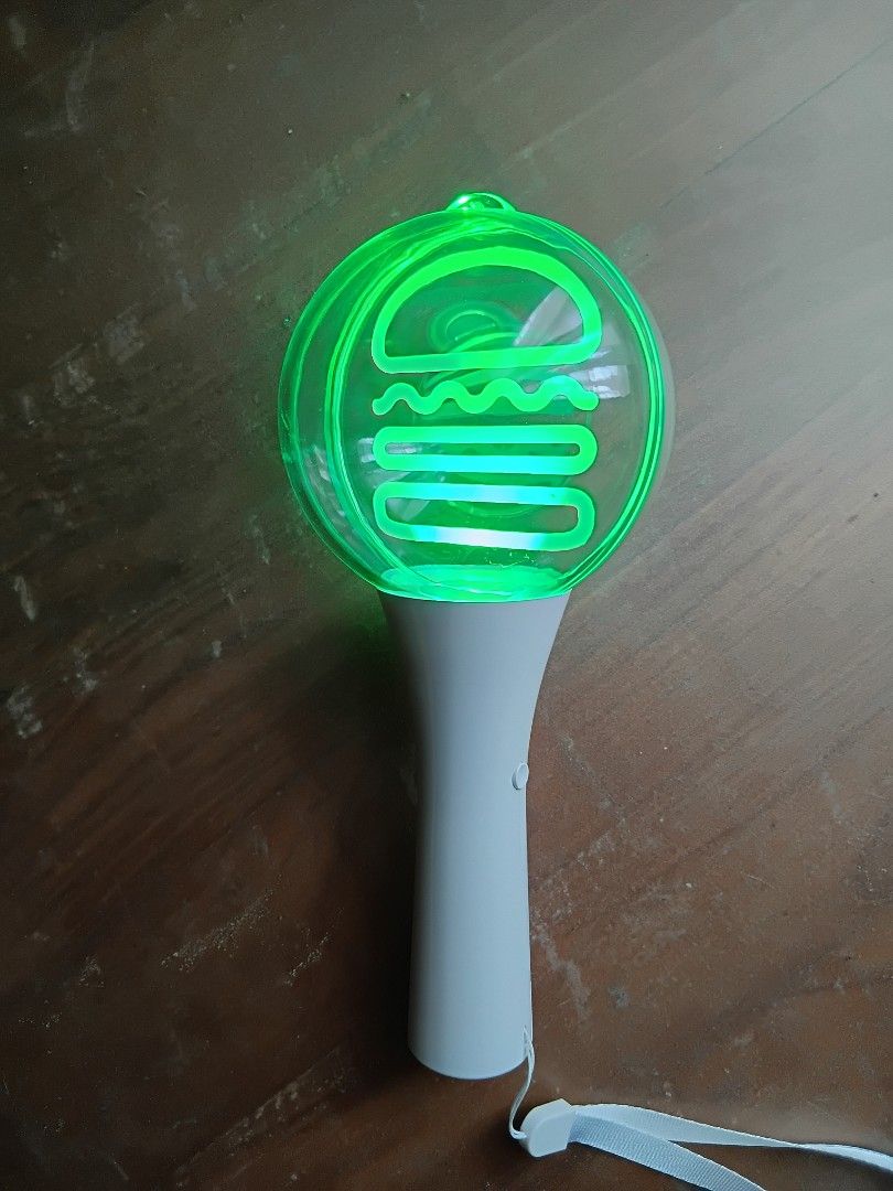 Light (Category: Occasions & Party Supplies) located in Singapore. Submitted by newsale (Listing ID 1452888971, Image 4). Description: - include battery - stand or hand held - many colours selection - Good for display or decoration or night use. - press and hold to off .