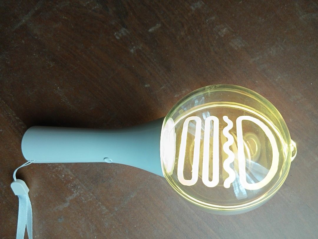 Light (Category: Occasions & Party Supplies) located in Singapore. Submitted by newsale (Listing ID 1452888971, Image 8). Description: - include battery - stand or hand held - many colours selection - Good for display or decoration or night use. - press and hold to off .