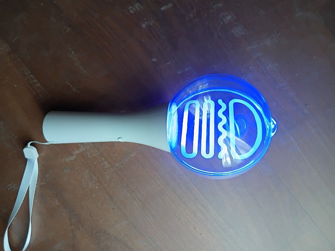 Light (Category: Occasions & Party Supplies) located in Singapore. Submitted by newsale (Listing ID 1452888971, Image 3). Description: - include battery - stand or hand held - many colours selection - Good for display or decoration or night use. - press and hold to off .