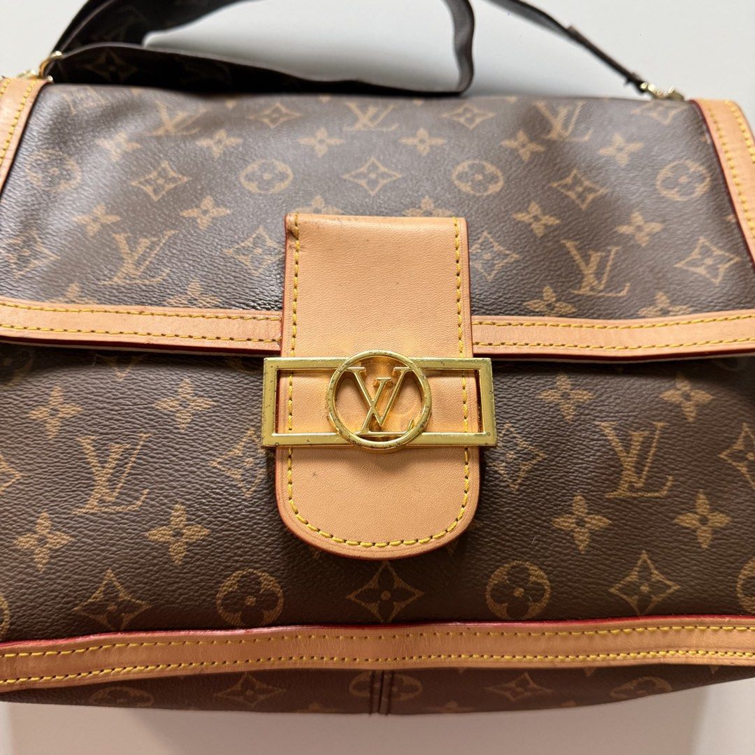 Louis vuitton boulogne canvas flap shoulder (Category: Luxury Bags & Wallets) located in Cavite. Submitted by kalebfindsluxs (Listing ID 1453030255, Image 2). Description: Louis vuitton boulogne canvas flap shoulder Good Sign of usage Check details - 2k + sf Loc cavite Jnt / lalamove .