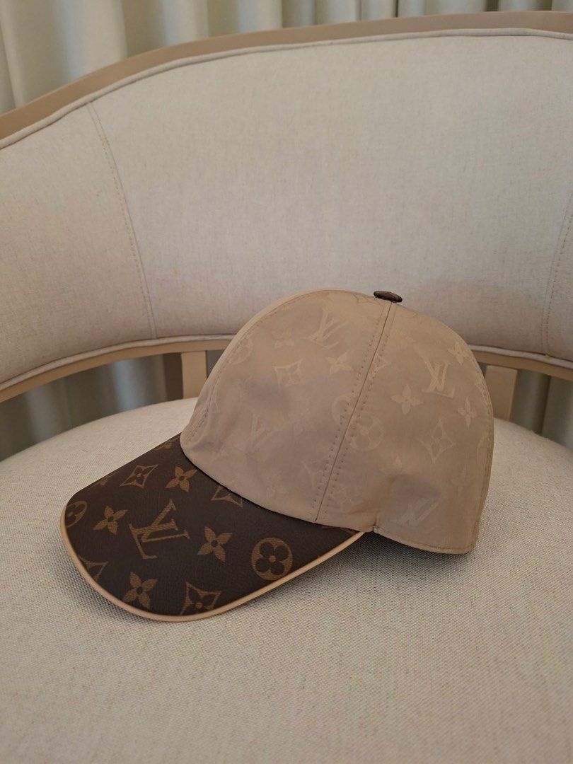 Louis Vuitton Get Ready Cap (Category: Luxury Accessories) located in Manila. Submitted by everyone2024 (Listing ID 1452885232, Image 2). Description: 💯Authentic Inclusions box only.