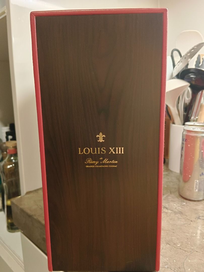 Louis XIII (Category: Vintage Collectibles) located in Caloocan City. Submitted by epicbear_5d0949 (Listing ID 1452893532, Image 2). Description: Authentic Empty Rémy Martin Louis XIII Baccarat Crystal Decanter Set with Box & CertificateDescription:Selling an authentic, pre-owned empty bottle of Rémy Martin Louis XIII Grande Champagne Cognac. Perfect for luxury home bars, man caves, interior design displays, or crystal collectors.Inclusions:1x Or