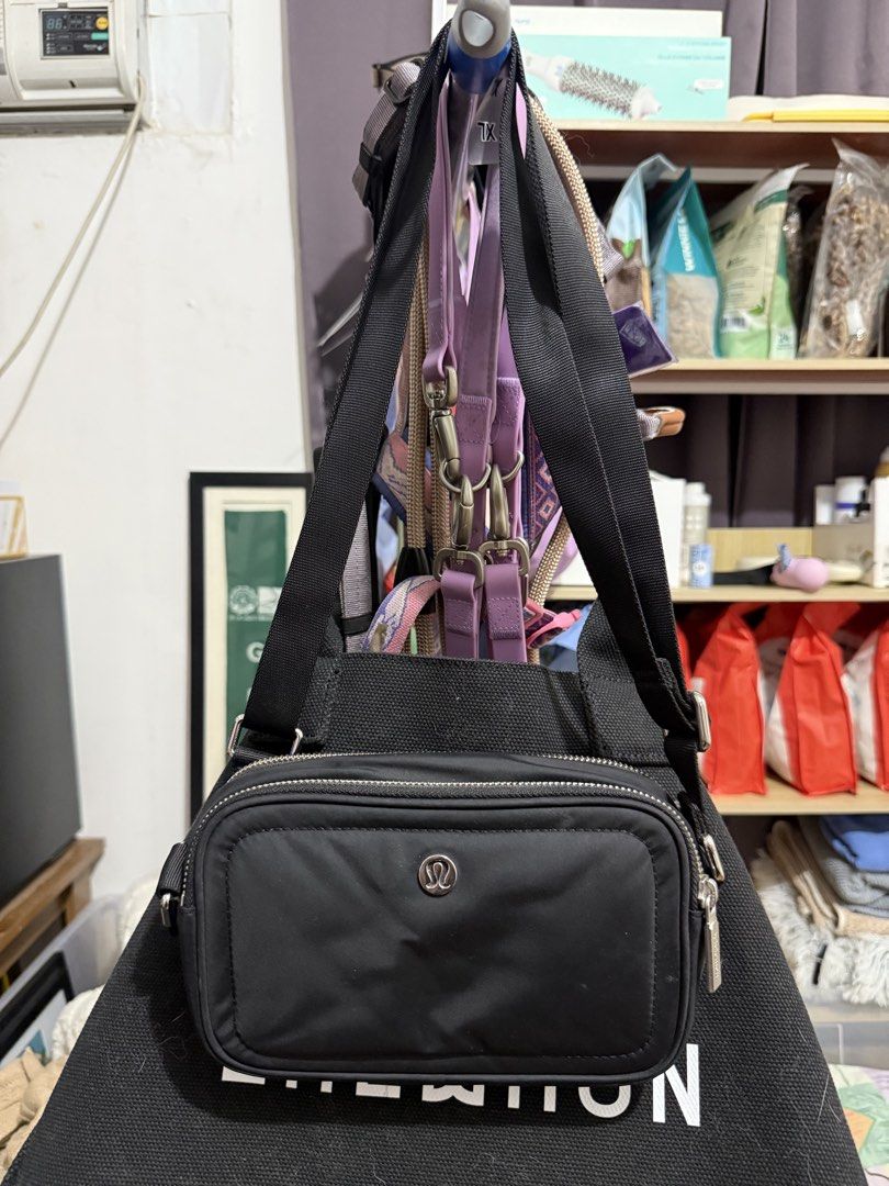Lululemon Black Camera Bag Pouch (Category: Camera Bags & Carriers) located in Quezon City. Submitted by frogluvrs (Listing ID 1453008787, Image 1). Description: - Authentic Lululemon camera bag - Bought in Canada last 2024 but never used Price negotiable.