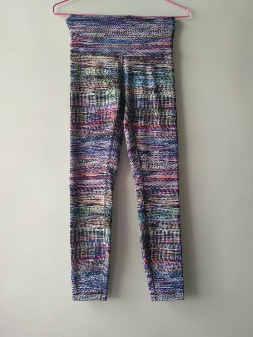 Lululemon Wunder Train High-Rise Tight 25" (4/S) (Category: Activewear) located in Baguio. Submitted by kacijom (Listing ID 1453001860, Image 2). Description: 🍋₱550 ($98 SRP / ₱5.7k) •Lululemon Wunder Train High-Rise Tight 25" Digital Oasis White Multi •Size 4/S, 12"x33" •Condition 9/10 (Very-Good Used Condition).