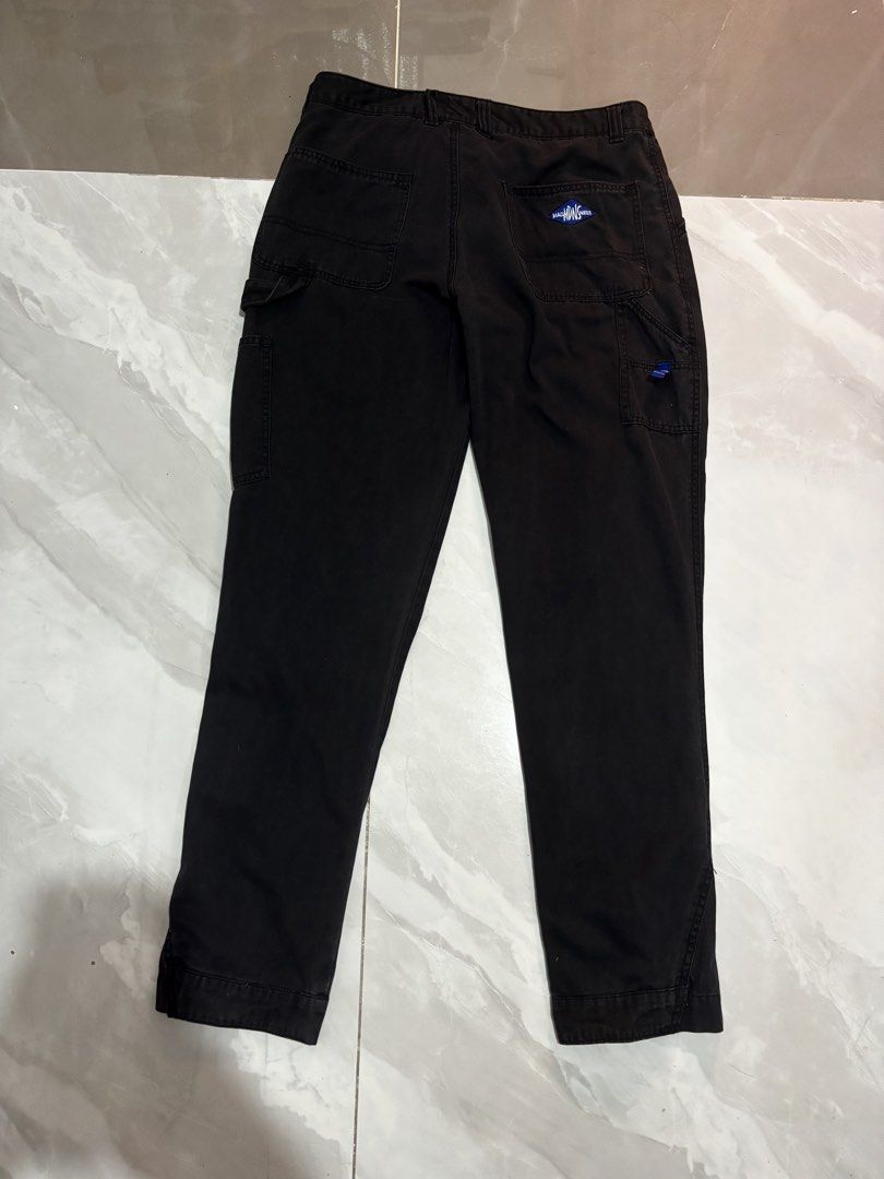 Madness Carpenter Pants (Category: Jeans) located in Marikina City. Submitted by _cgrandomz (Listing ID 1452879853, Image 3). Description: MADNESS Carpenter Pants 💰 ₱850 Brand: MADNESS Size: Large Dimensions: Waist: 16.5” Length: 39.5” Condition: Good overall condition Issue: Needs washing only Reason for Selling: Decluttering 📍 Meetup: Marikina area or Gateway Cubao 📦 Shipping: J&T Express or Lalamove (buyer’s expense) 💳 Payment: GCash or Ma