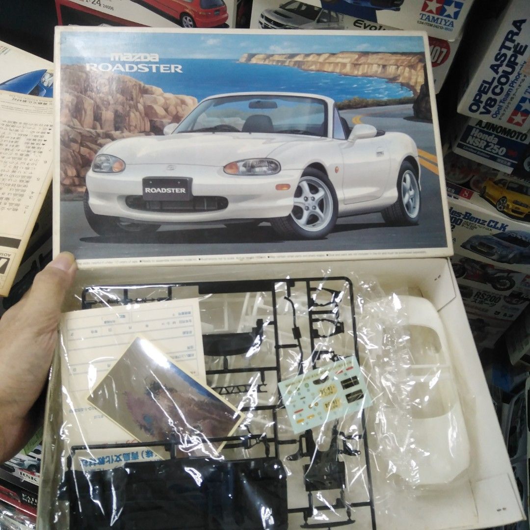 MAZDA MX5 NB 二代 AOSHIMA 1/24 （分類：汽車模型）位於 Hong Kong。 由 wongkf610 提交（商品編號 1453038583，圖片 1）。簡介： 不議上环站交。