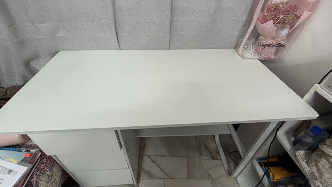 Meja Study (Category: Tables & Sets) located in Kuala Lumpur. Submitted by orarae (Listing ID 1452928175, Image 2). Description: 140cm(L) *50cm(W)*73cm(H) .
