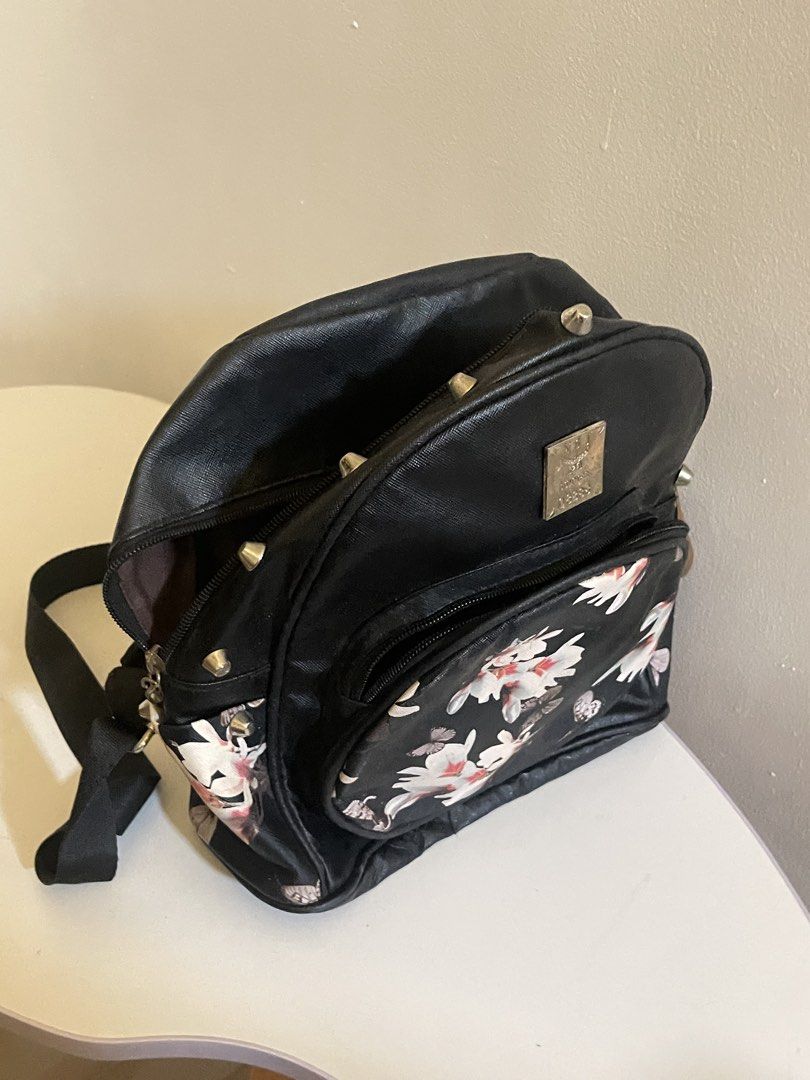 Mini backpack (Category: Shoulder Bags) located in Taguig. Submitted by declutterwithtally (Listing ID 1452929957, Image 2). Description: .