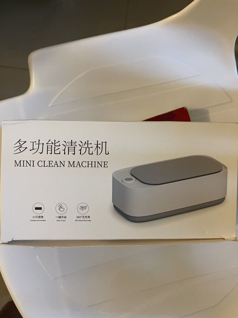 Mini clean machine （分類：清潔工具）位於 Hong Kong。 由 busybusylee17 提交（商品編號 1452924694，圖片 2）。簡介： Hey there! 👋 Up for grabs is this super cute and compact Mini Clean Machine. It's perfect for giving your small items a quick refresh. It's small enough to fit anywhere and easy to use.。
