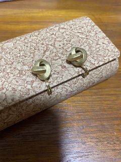 (Category: ) located in . Submitted by emilylby (Listing ID 1453009936, Image 1). Description: .