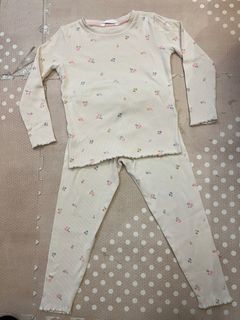 （分類：）位於 。 由 thecloakroomofjc 提交（商品編號 1452917441，圖片 1）。簡介： 。