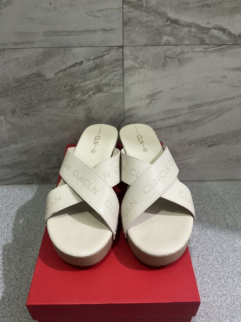 NEVER USED CLN Sicily Sandals in Size 8 (Category: Flats & Sandals) located in Mandaue City. Submitted by declutterwithkateee (Listing ID 1453015943, Image 2). Description: NEVER BEEN USED CLN Sicily Sandals in size 8 w/box Bought this for ₱1,099 and now selling it only for ₱700 since I dont need them anymore Message if interested!.