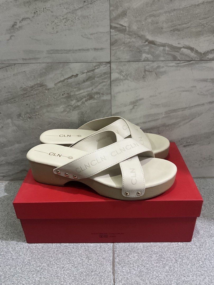 NEVER USED CLN Sicily Sandals in Size 8 (Category: Flats & Sandals) located in Mandaue City. Submitted by declutterwithkateee (Listing ID 1453015943, Image 3). Description: NEVER BEEN USED CLN Sicily Sandals in size 8 w/box Bought this for ₱1,099 and now selling it only for ₱700 since I dont need them anymore Message if interested!.