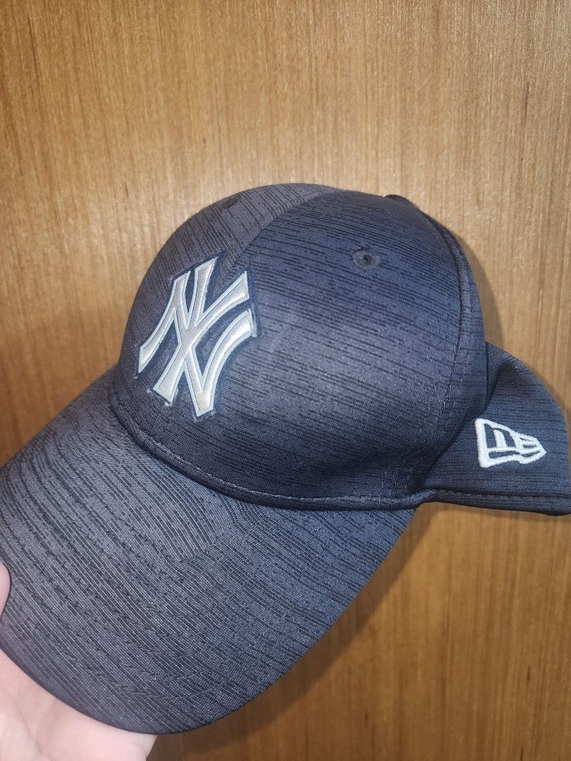 New Era Mens Cap (Category: Caps & Hats) located in Caloocan City. Submitted by onibear030 (Listing ID 1453048419, Image 1). Description: New Era Mens Cap 699 only Caloocan or QC Loc..