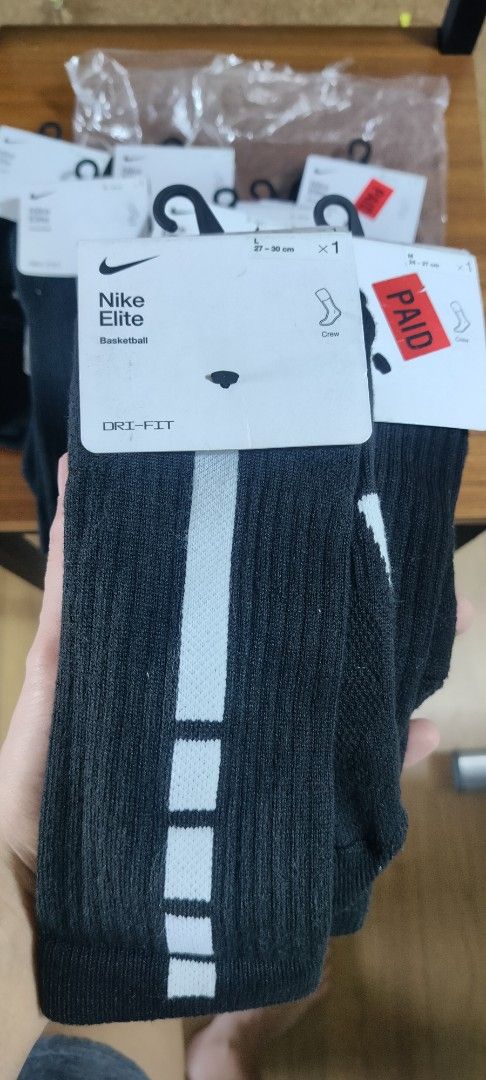 Nike Elite Basketball Dri-FIT Socks (Category: Socks) located in Rizal. Submitted by bonafide.essentials (Listing ID 1452889276, Image 2). Description: - Nike Elite Basketball Socks 1.0 - Dri-FIT material for sweat-wicking - Crew cut style - Size L 10-11 -Medium fits 8-9 - Ideal for basketball and everyday use.